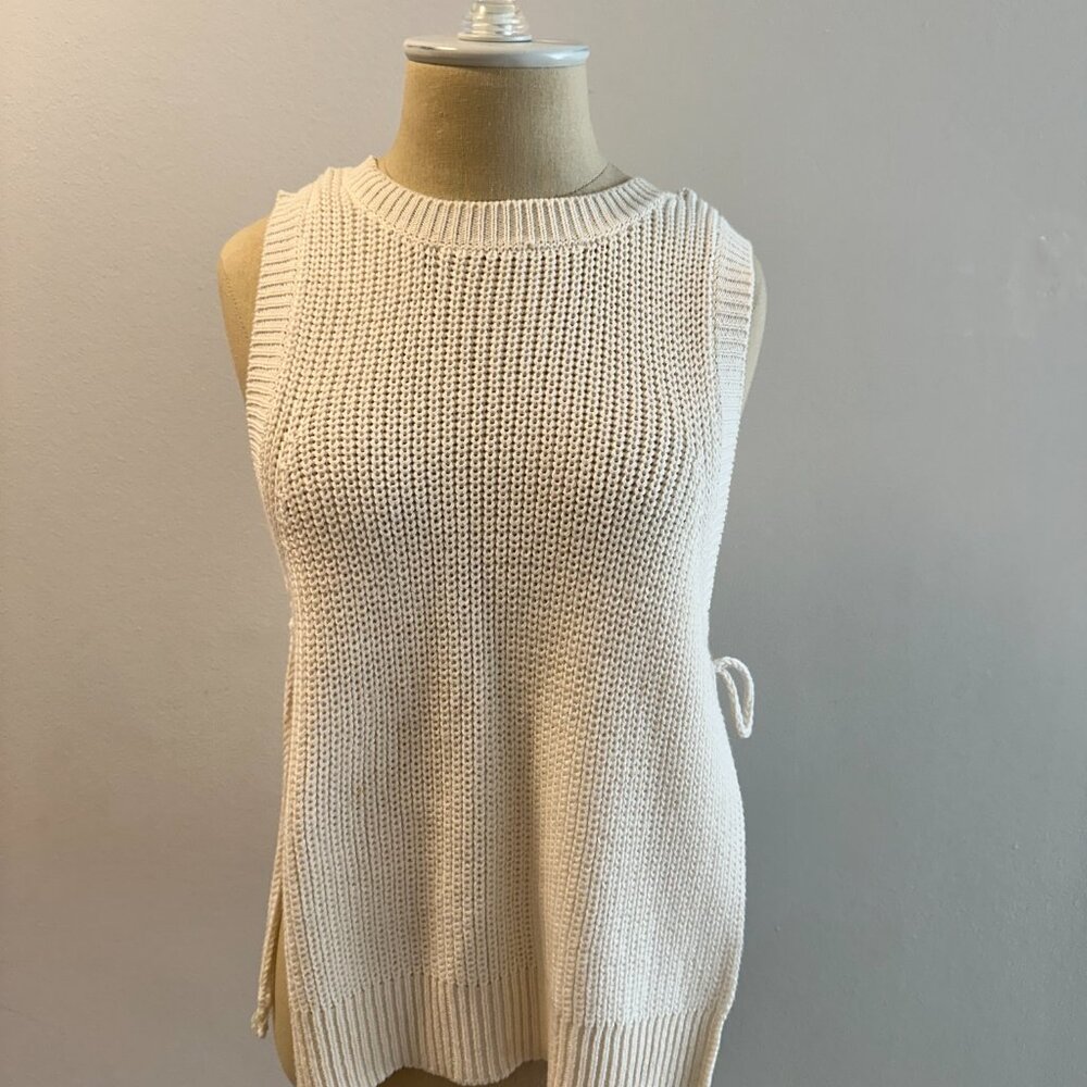 Forever 21 Open Side Tie Sleeveless Sweater Top
